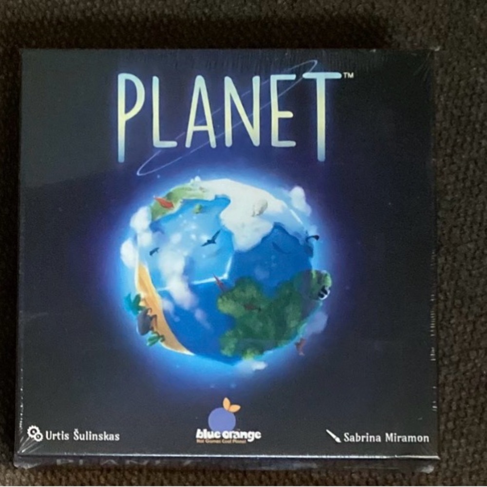 Planet family strategy board game